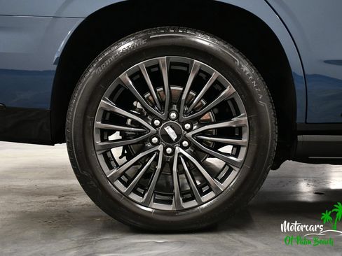 Used 2025 Cadillac Escalade Sport Platinum AWD/4WD image 19