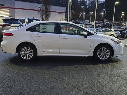 New 2026 Toyota Corolla LE image 7