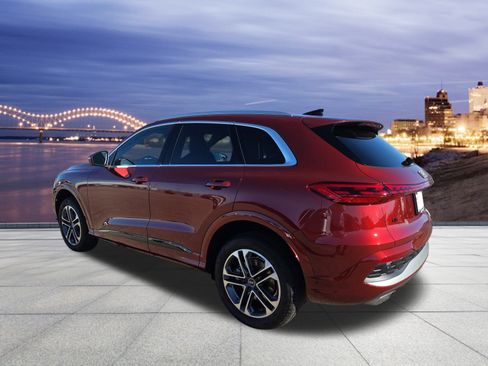 Used 2025 Audi Q5 Premium Plus w/ Premium Plus image 3