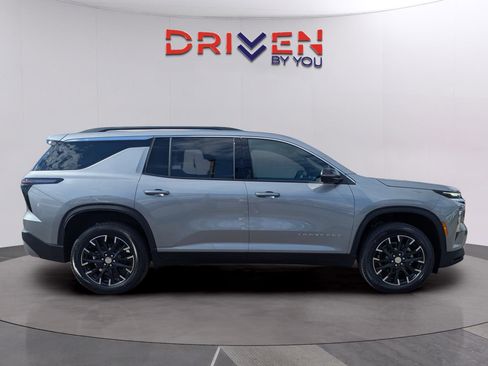New 2026 Chevrolet Traverse LT image 6