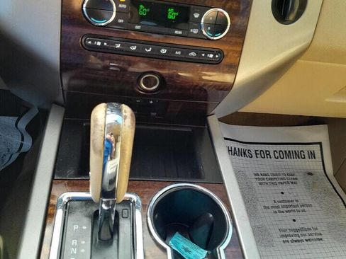Used 2013 Ford Expedition XLT RWD image 11