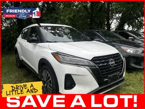 Used 2024 Nissan Kicks SR w/ SR Premium Package FWD image 3