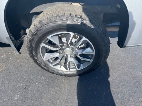 Used 2025 Chevrolet Silverado 1500 LT image 33