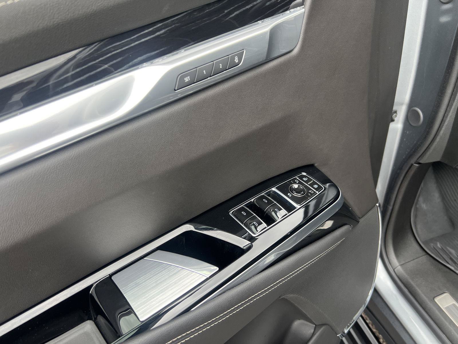 Used 2025 Cadillac Escalade ESV Sport w/ Touring Package AWD/4WD image 25