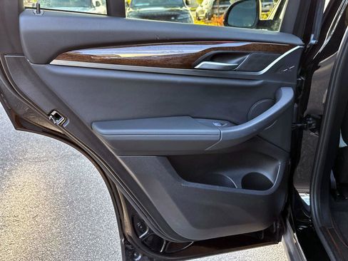 Used 2023 BMW X4 xDrive30i image 13