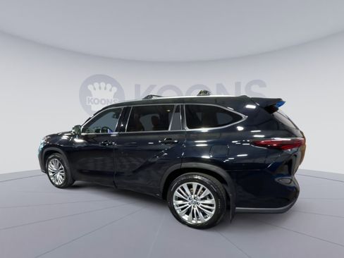 Used 2024 Toyota Highlander Platinum AWD/4WD image 8
