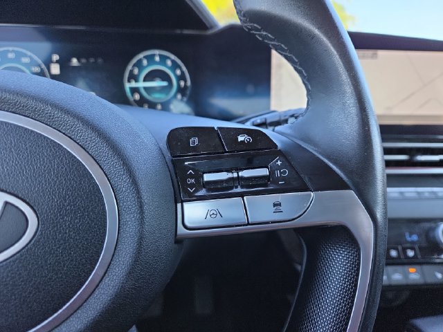 Certified 2024 Hyundai Elantra Limited FWD image 19