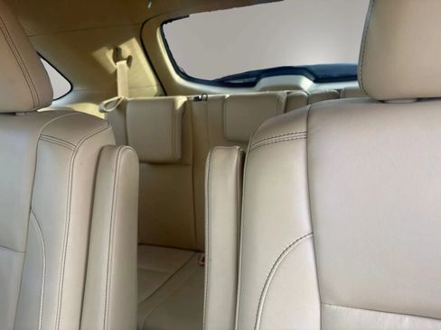 Used 2015 Toyota Highlander XLE FWD image 12