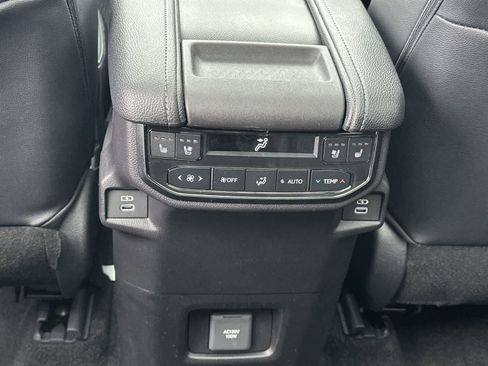 New 2026 Toyota Grand Highlander Platinum image 38