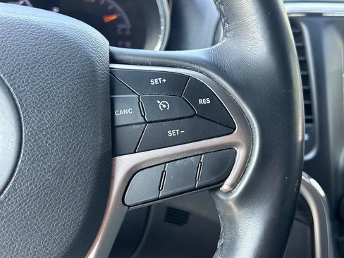 Used 2020 Jeep Grand Cherokee Laredo AWD/4WD image 21