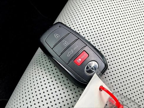 Used 2025 Toyota Tacoma Limited image 14