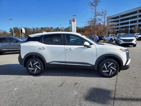 Certified 2025 Nissan Kicks SV image 3