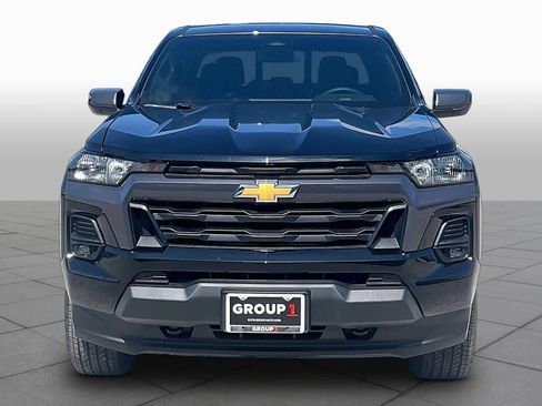 Used 2023 Chevrolet Colorado LT w/ LT Convenience Package II AWD/4WD image 4