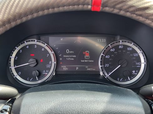 Used 2023 Toyota Highlander LE AWD/4WD image 19