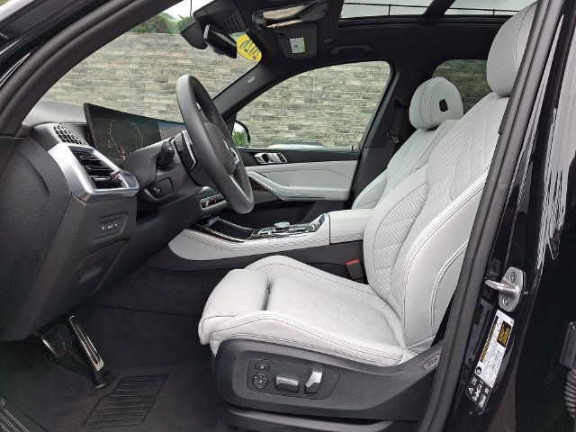 Used 2026 BMW X5 xDrive40i w/ M Sport Package AWD/4WD image 13