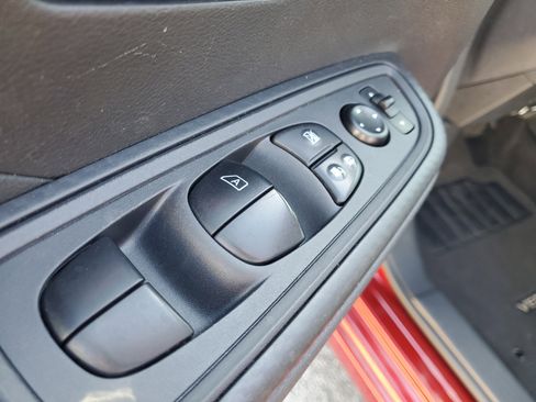 Used 2025 Nissan Versa SV image 11