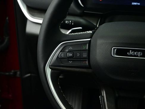 Used 2024 Jeep Grand Cherokee L Limited w/ Luxury Tech Group II image 4