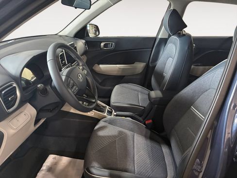 Used 2026 Hyundai Venue SEL FWD image 9
