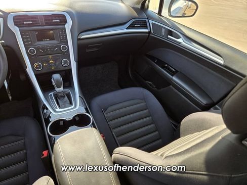 Used 2014 Ford Fusion SE FWD image 14