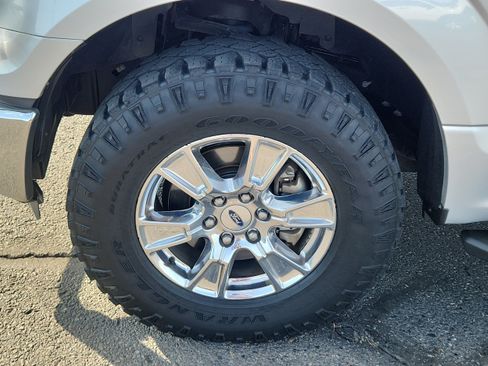 Used 2015 Ford F150 XLT w/ Equipment Group 301A Mid AWD/4WD image 7
