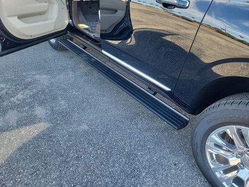 New 2026 GMC Yukon XL Denali w/ Sun & Power Step Package image 9