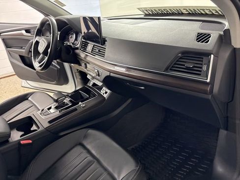 Used 2023 Audi Q5 2.0T Premium w/ Convenience Package image 21