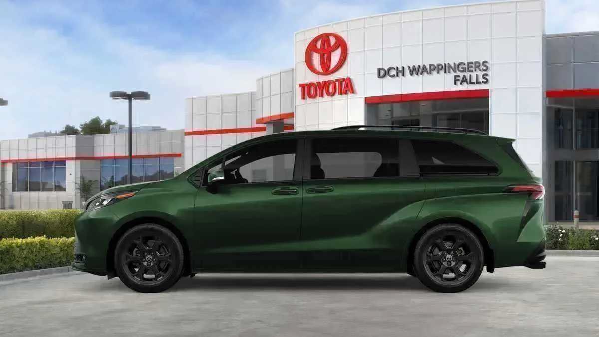New 2026 Toyota Sienna XLE Woodland Edition AWD/4WD image 6