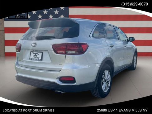Used 2020 Kia Sorento AWD V6 image 4