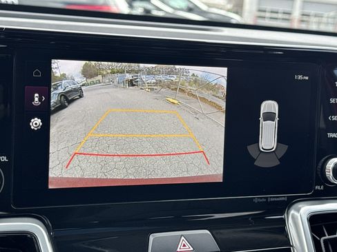 Certified 2023 Kia Sorento SX image 33