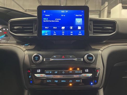 Used 2020 Ford Explorer Limited image 23
