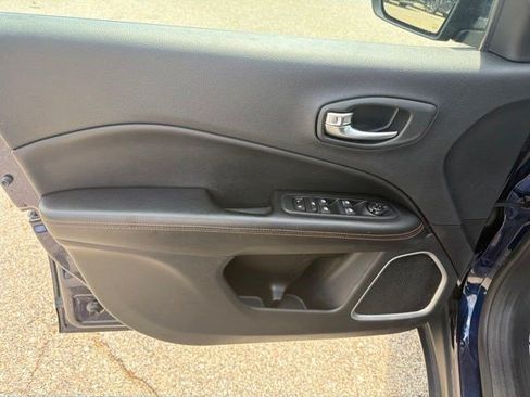 Used 2019 Jeep Compass Limited AWD/4WD image 11
