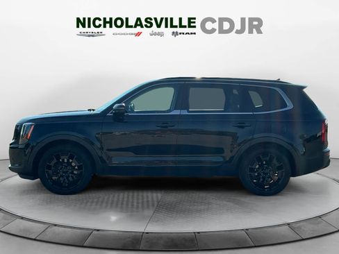 Used 2021 Kia Telluride EX w/ EX Premium Package AWD/4WD image 2