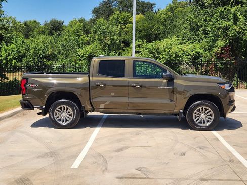 Used 2023 Chevrolet Colorado LT w/ LT Convenience Package II AWD/4WD image 7