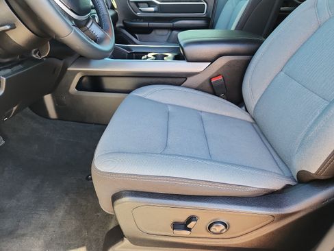 Used 2023 RAM 1500 Big Horn AWD/4WD image 10