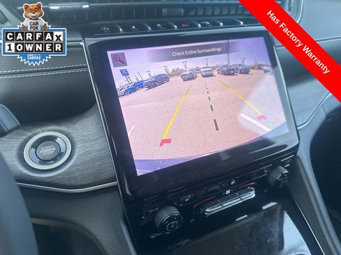 Used 2023 Jeep Grand Cherokee Limited w/ Black Appearance Package image 6