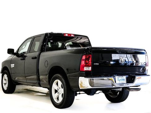 Used 2024 RAM 1500 Classic SLT AWD/4WD image 7