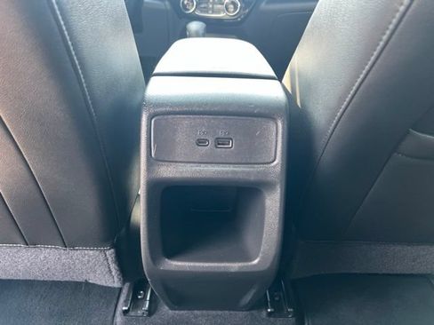 Used 2024 Chevrolet Trax RS w/ Sunroof Package FWD image 17