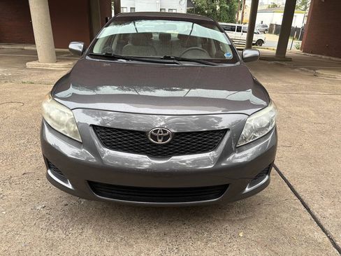 Used 2010 Toyota Corolla LE FWD image 2
