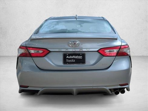 Certified 2019 Toyota Camry SE FWD image 4