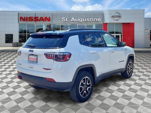 Used 2025 Jeep Compass Trailhawk AWD/4WD image 2