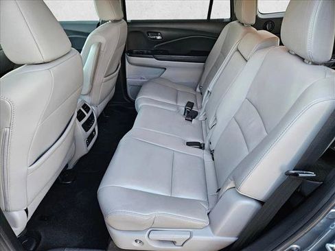 Used 2017 Honda Pilot Touring image 20