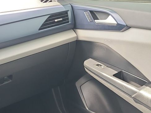 Used 2022 Volkswagen Taos SE image 28