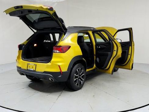 Used 2023 Chevrolet TrailBlazer RS w/ Sun and Liftgate Package image 10