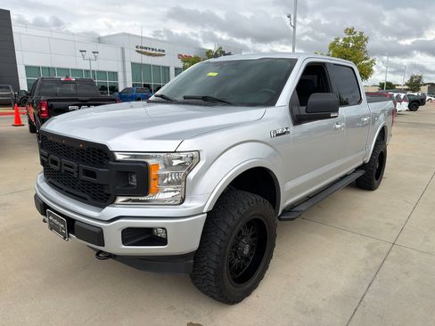 Used 2019 Ford F150 XLT w/ Equipment Group 302A Luxury AWD/4WD image 9