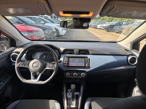 Used 2025 Nissan Versa SV FWD image 31