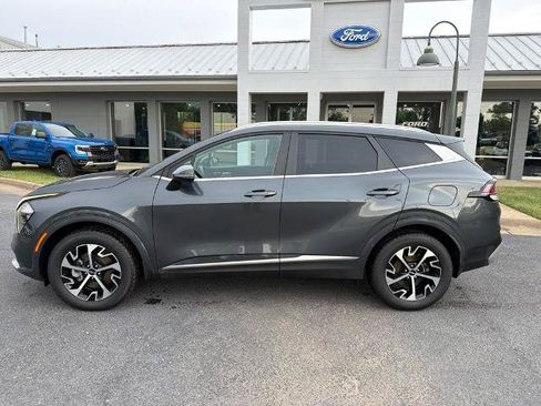 Used 2023 Kia Sportage EX AWD/4WD image 2