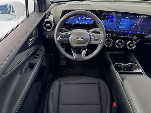 New 2025 Chevrolet Blazer EV LT image 15
