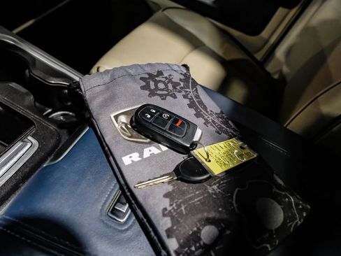 Used 2018 RAM 2500 Limited image 64