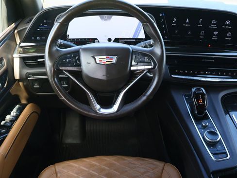 Used 2021 Cadillac Escalade Premium Luxury RWD image 14