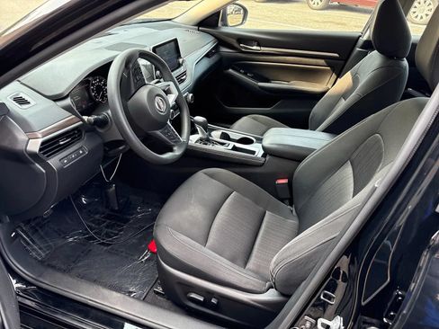 Used 2023 Nissan Altima 2.5 SV FWD image 4